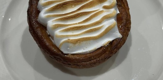 Дэниш с лимонным кремом и меренгой