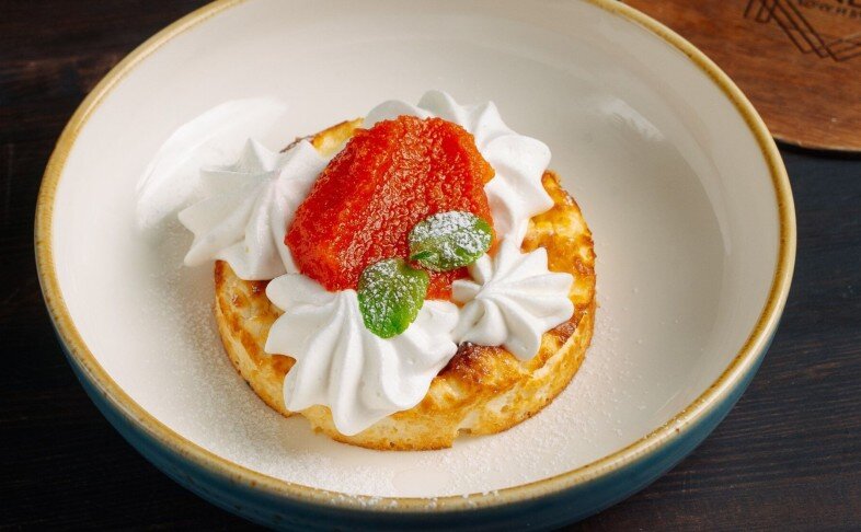 Творожная запеканка с морковным вареньем