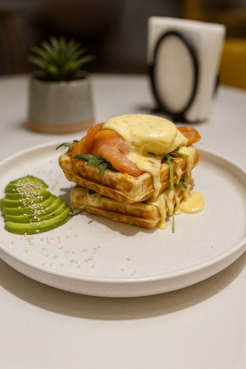 Вафли с лососем