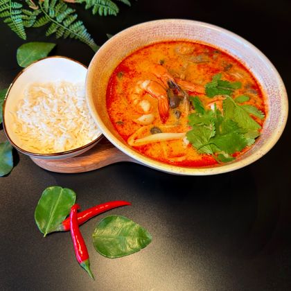 Том Ям с морепродуктами 1/2