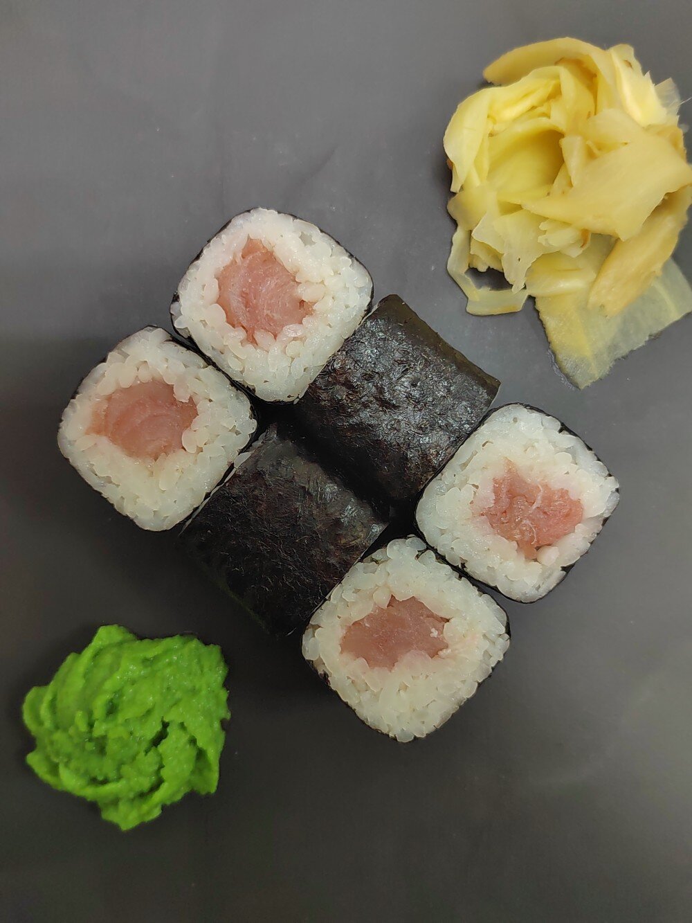 Хосомаки с тунцом