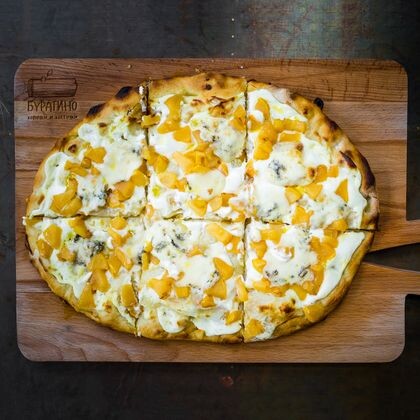 Римская пицца Карамелизированная груша и Дор Блю