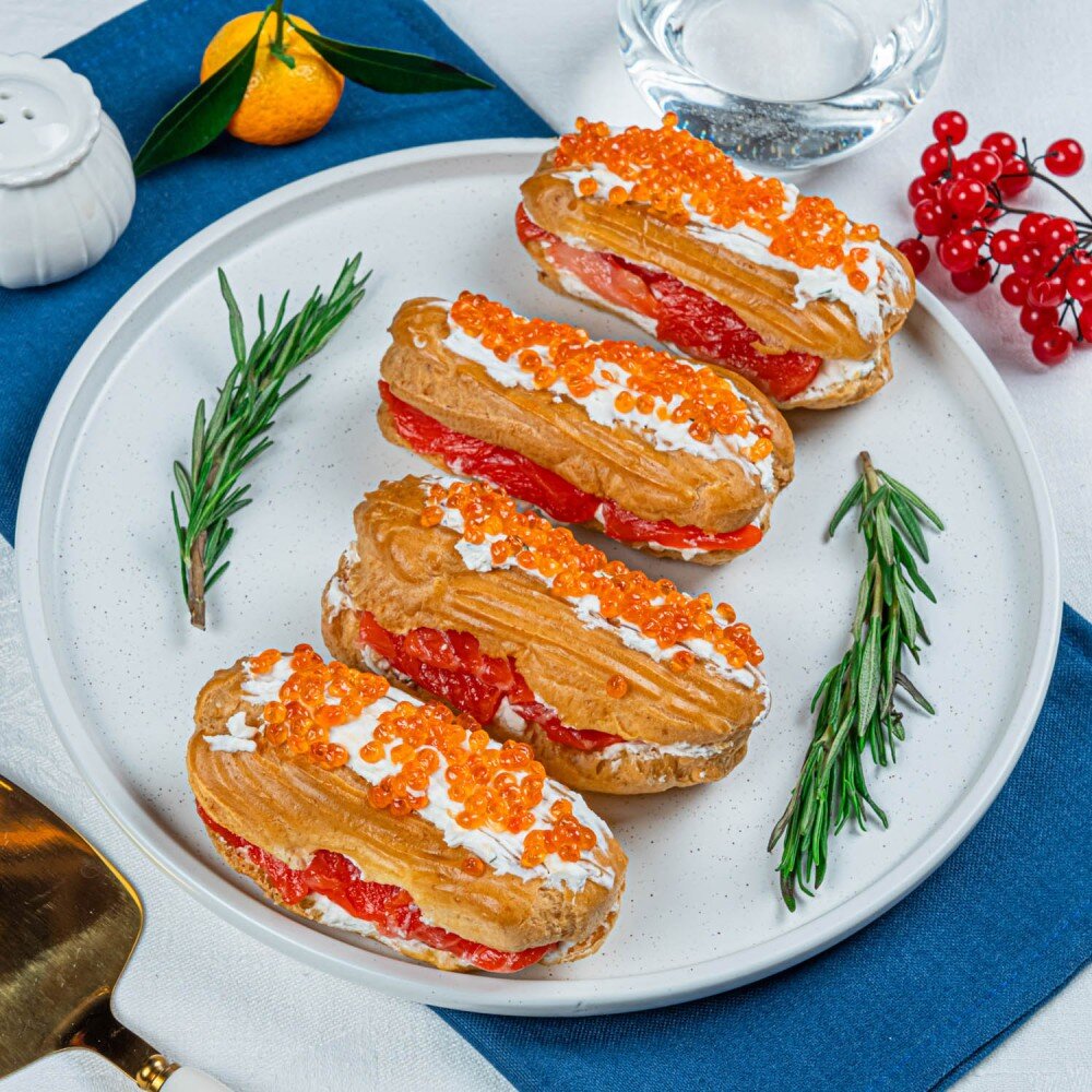 Эклеры с нежным сыром и форелью