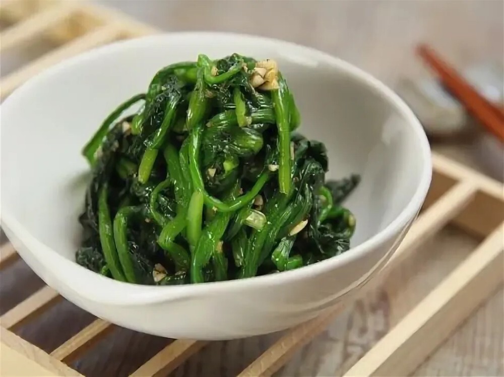 Салат из шпината