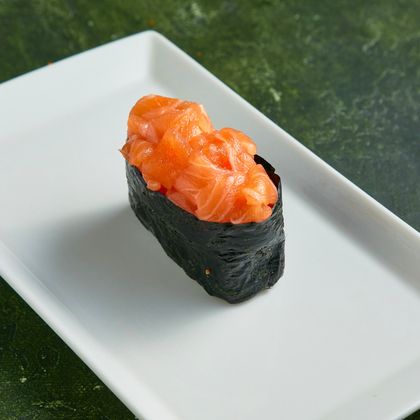 С лососем острые