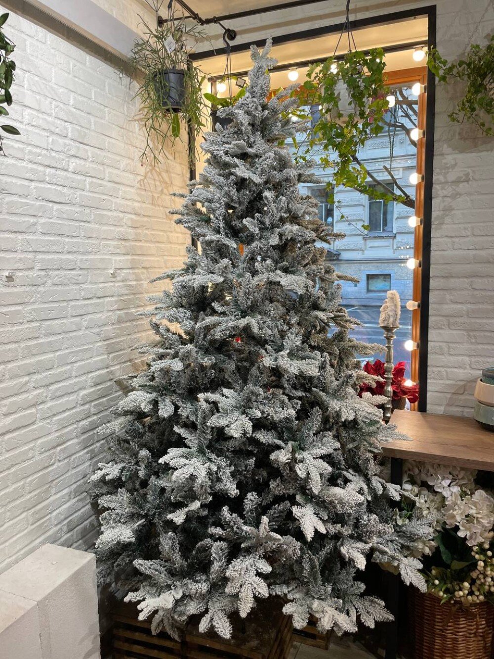 Ель искусственная заснеженная 182 см Karlsbach