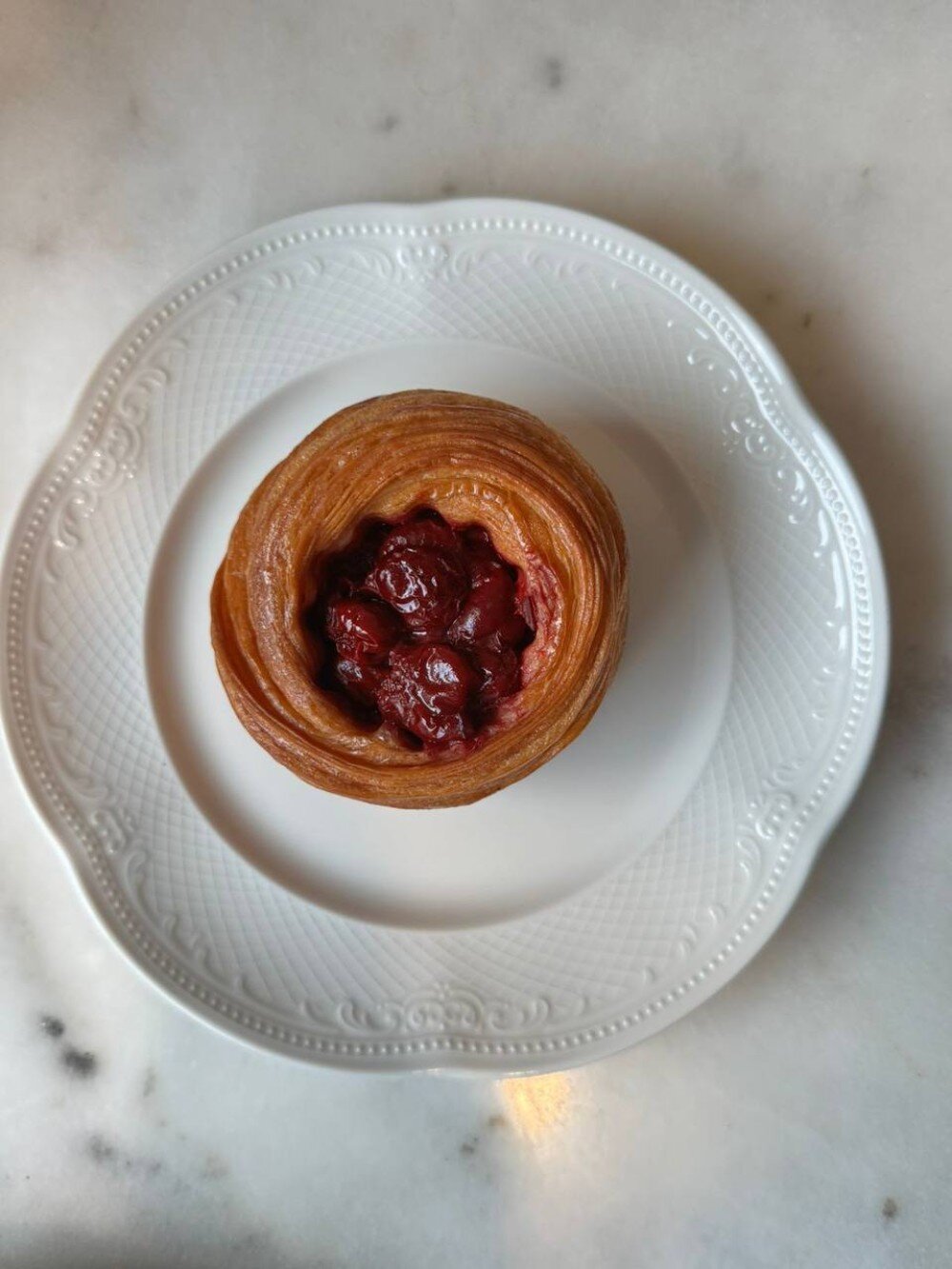 Дэниш с томленной вишней