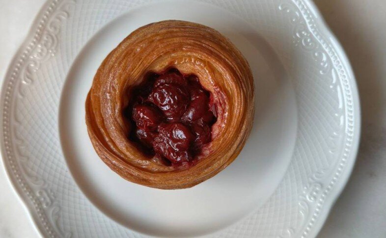 Дэниш с томленной вишней