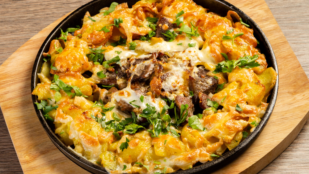 Язык, запеченный с картофелем