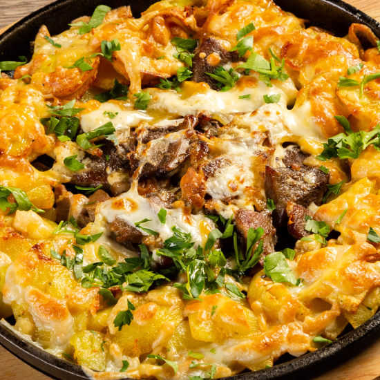 Язык, запеченный с картофелем