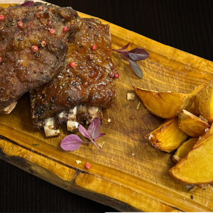 Рёбрышки ягненка под пикантым соусом