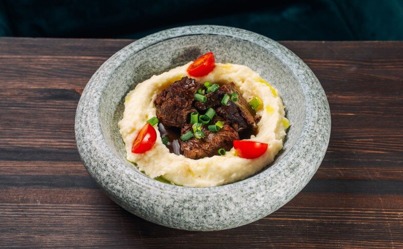 Говяжьи щечки с картофельным пюре