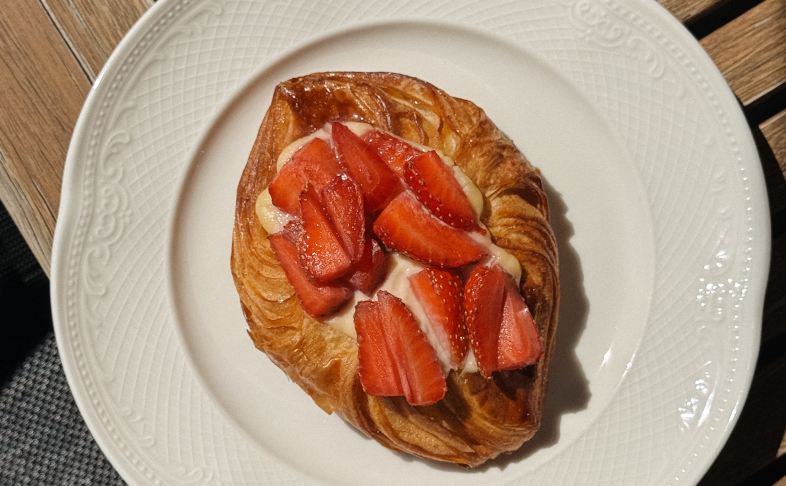 Дэниш клубника-белый шоколад