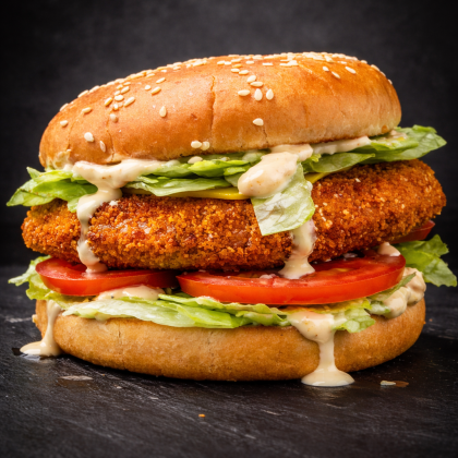 Бургер с хрустящей куриной котлетой