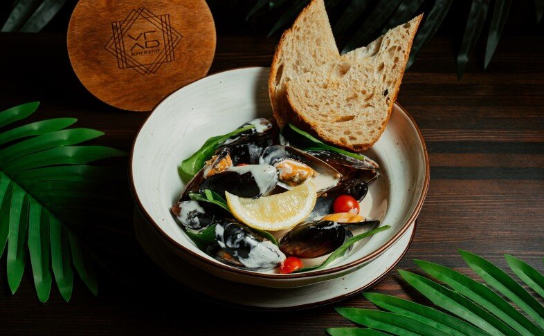 Испанские мидии в белом соусе