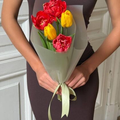 Букет из 5 тюльпанов