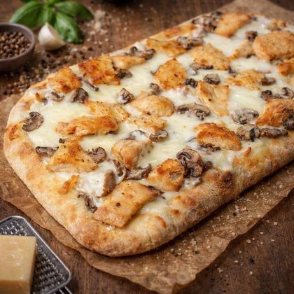 Пицца с курицей и грибами