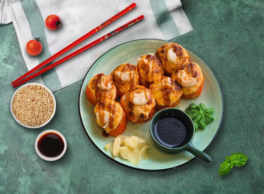 Горячий ролл с угрем и креветкой