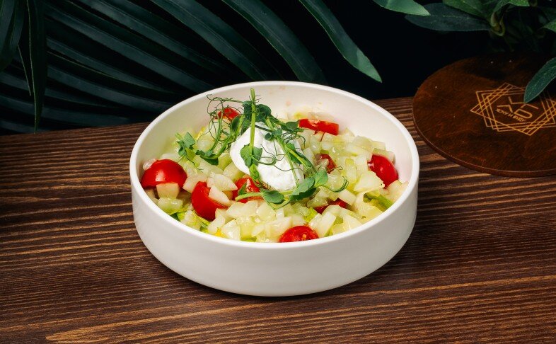 Овощи с грядки со сметаной