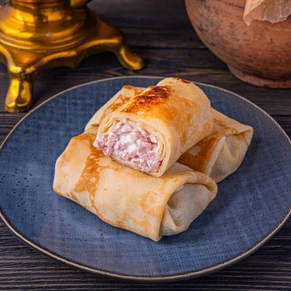 Блинчики с нежной ветчиной и монастырским сыром