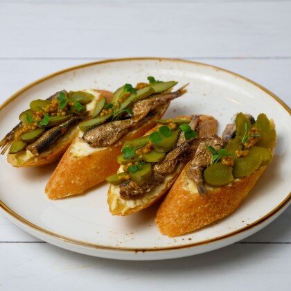 Брускетта со шпротами 1порц   (по предзаказу)