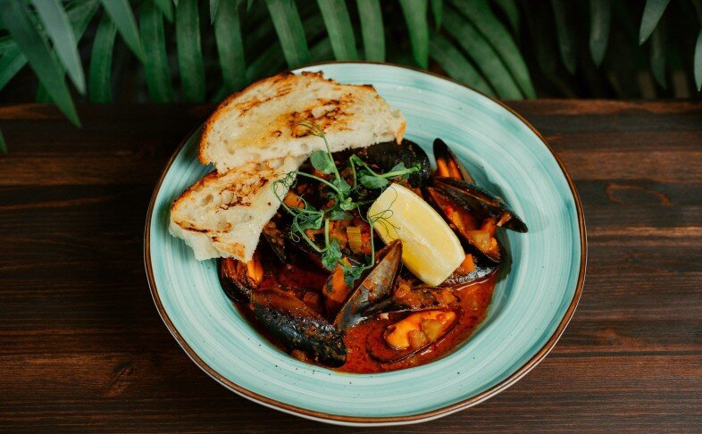 Мидии в томатном соусе