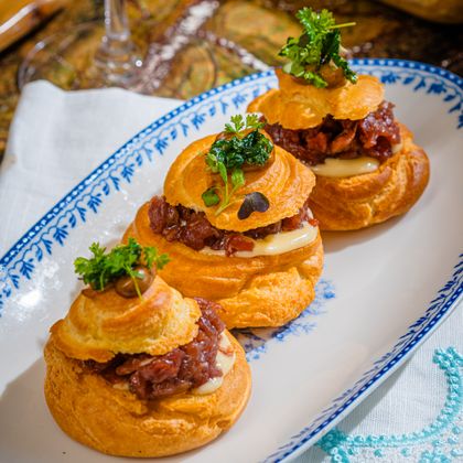 Гужеры с тар-таром из говядины
