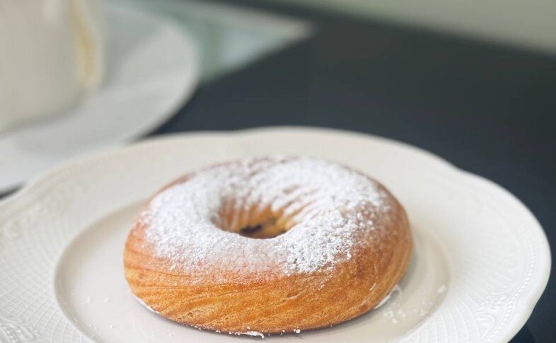 Заварное кольцо с грушей конфи