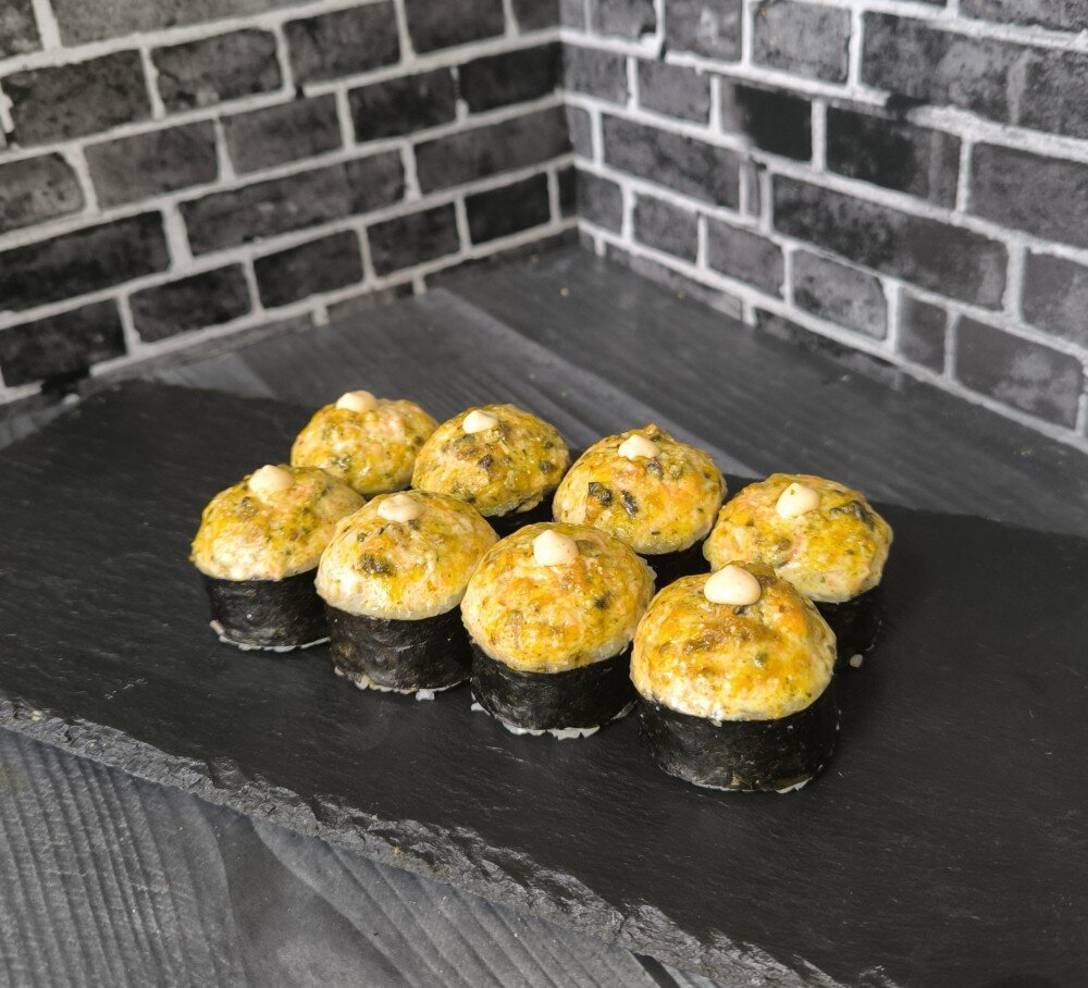 Ролл "Запечённый с мидиями