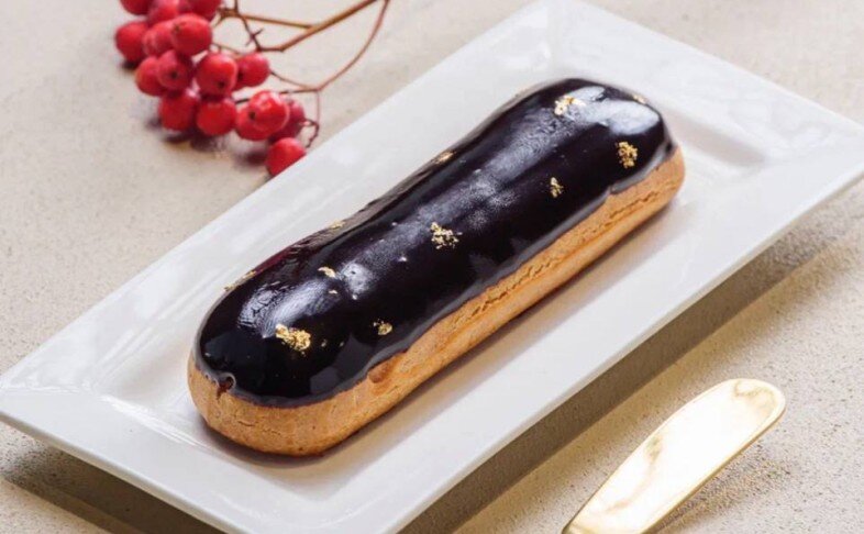 Эклер шоколадный