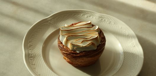 Дэниш с лимонным кремом и меренгой