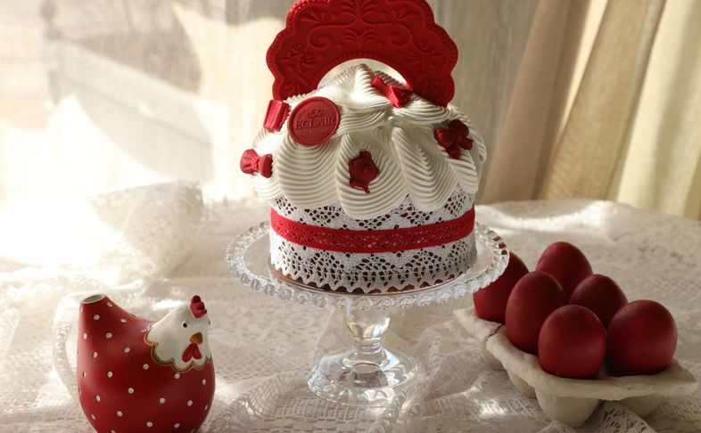 Кулич классический с клюквой и изюмом.