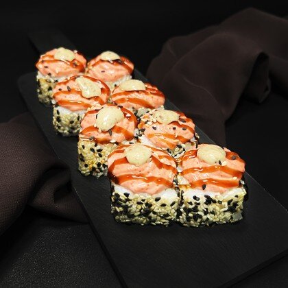 Ролл “Сливочный” с креветкой запечённый