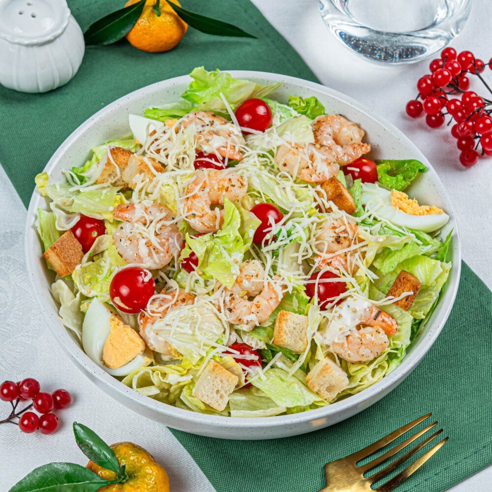 Салат "Цезарь с сочными креветками"