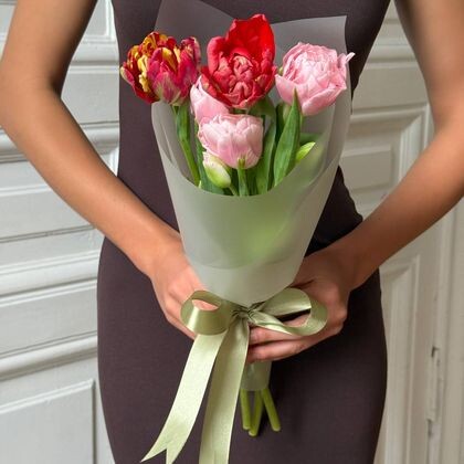 Букет из 5 тюльпанов