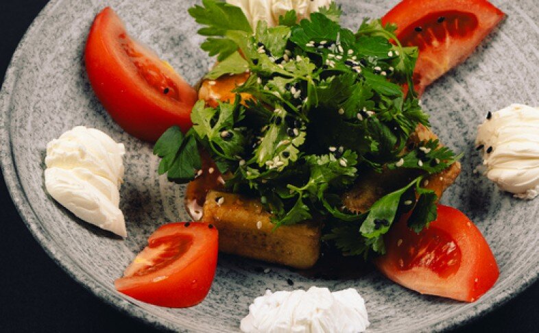 Салат с хрустящими баклажанами