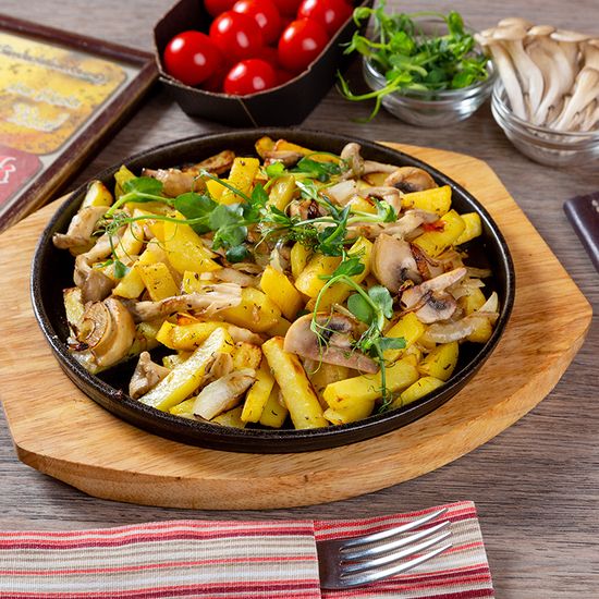Картофель жареный с грибами