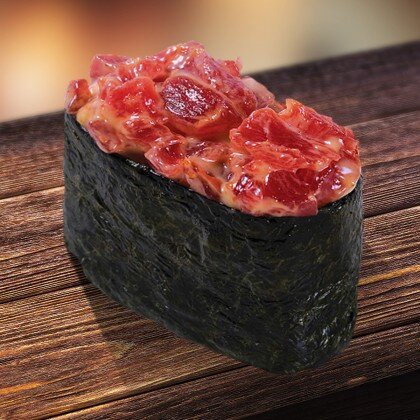 Острые суши с тунцом