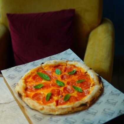 Пицца с колбасками Пеперони