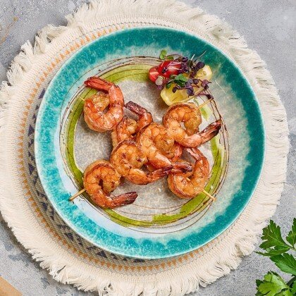 Шашлык из тигровых креветок на гриле