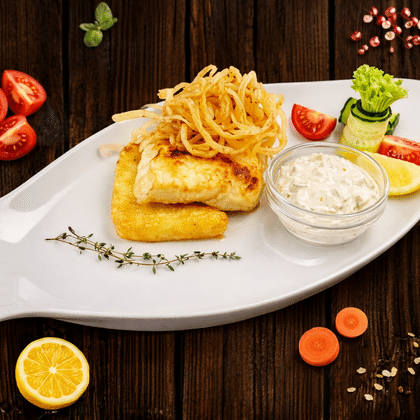 Филе Судака, запеченное на картофельном драннике с соусом "Тар-Тар"