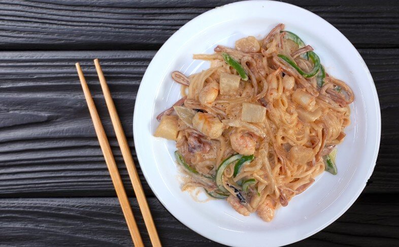 Удон с морепродуктами в остро-сливочном соусе