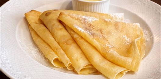 Классические блины с соусом на
выбор.