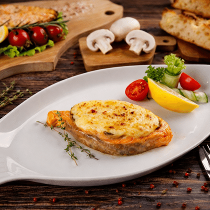 Семга, запеченная с грибами