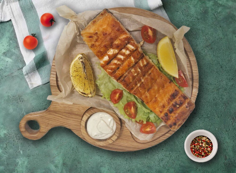 Стейк из лосося запеченный с овощами