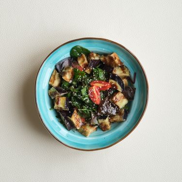 Салат с хрустящими баклажанами