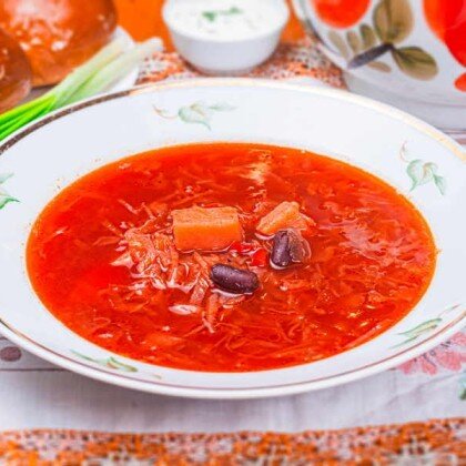 Борщ с телятиной и пампушками