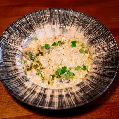 *Паста Орзо с курицей и грибами с трюфельным соусом