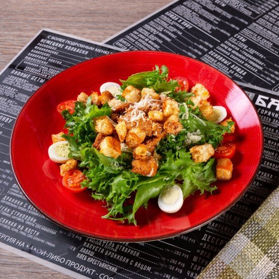 Салат «Цезарь» с куриным филе