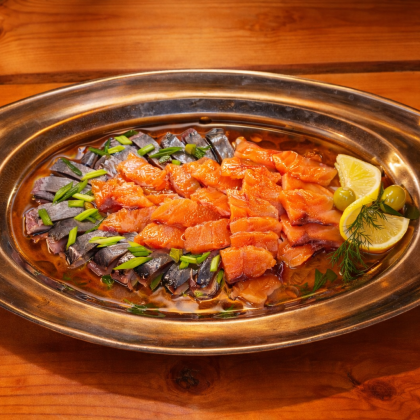 Ассорти семги и сельди собственного посола